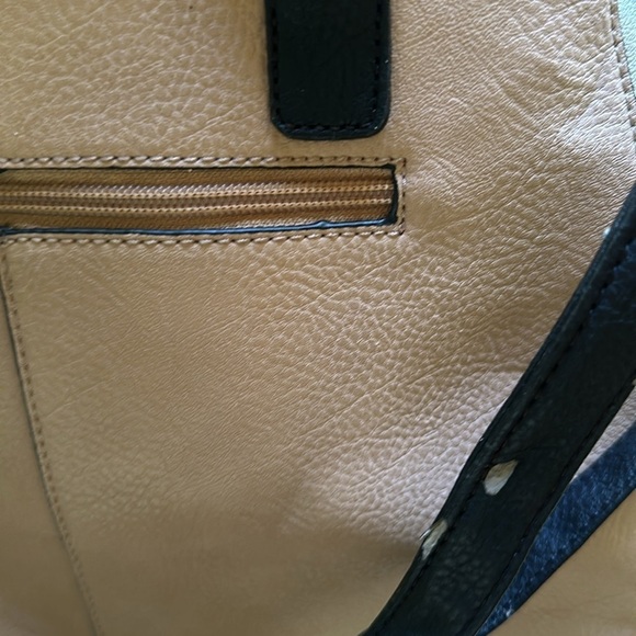 Mossimo color block purse with shoulder strap and gold hardware - Picture 5 of 5